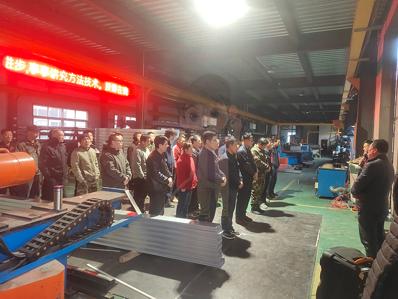 北京盛達(dá)偉業(yè)拉彎廠聚焦安全創(chuàng)新，助力團(tuán)隊(duì)成長(zhǎng).png